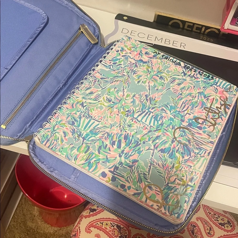 NWOT Lilly Pulitzer Day Folder